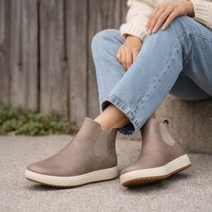 ECCO Soft 7 Chelsea Bootie Taupe Leather Women’s EU 39 US 8.5